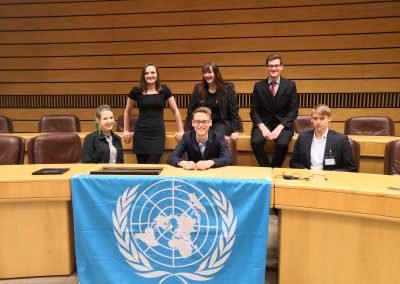 Model United Nations in Classroom 2018 - Die Delegierten (v.l. Isabelle Althoff, Lucie Dieckmann, Moritz Schult, Lea Kramps, Leon Werker, Paul Dziuk)