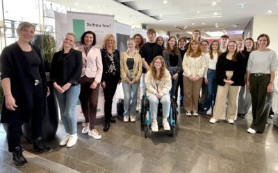 „Schau hin!“ – Kunstausstellung über häusliche Gewalt im Palais Vest